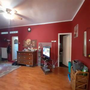 Een gezinswoning met 7 slaapkamers in goede staat is te koop in Putnok, provincie Borsod.