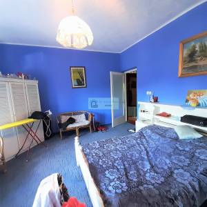 Een gezinswoning met 7 slaapkamers in goede staat is te koop in Putnok, provincie Borsod.