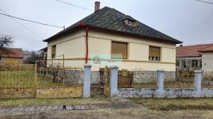 Een groot huis in de buurt van het Nationaal Park Aggtelek in Noord-Hongarije te koop