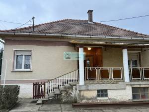 A 3 bedroom house in good condition with a separate apartment on a quiet street for sale nearby the Arló lake in Arló, North-Hungary
