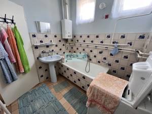 Een twee verdiepingen tellend huis in goede staat te koop in Arló, Noord-Hongarije
