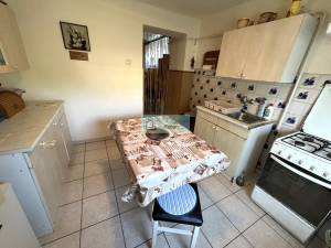 Een twee verdiepingen tellend huis in goede staat te koop in Arló, Noord-Hongarije