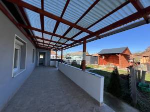 Een volledig gerenoveerd huis staat te koop in Dövény, Noord-Hongarije