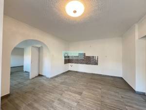 Een volledig gerenoveerd huis staat te koop in Dövény, Noord-Hongarije