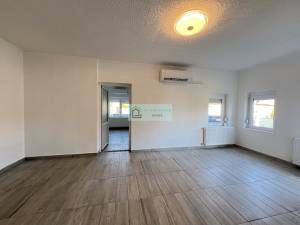 Een volledig gerenoveerd huis staat te koop in Dövény, Noord-Hongarije