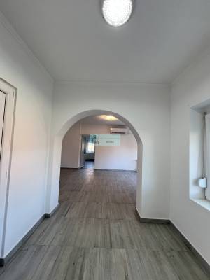 Een volledig gerenoveerd huis staat te koop in Dövény, Noord-Hongarije
