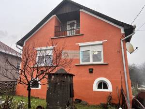 Renovated family home in the heart of Arló, surrounded by picturesque scenery and a spacious, well-kept garden