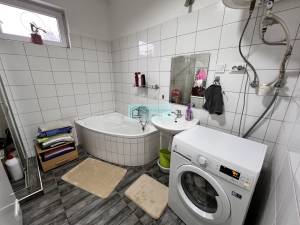 Renovated family home in the heart of Arló, surrounded by picturesque scenery and a spacious, well-kept garden