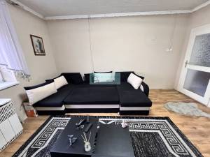 Renovated family home in the heart of Arló, surrounded by picturesque scenery and a spacious, well-kept garden