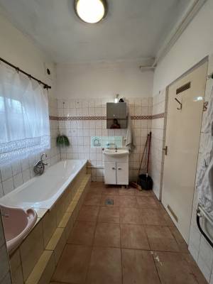 Two-Storey House in Good Condition and Studio Apartment with Garage on a 2,608 m² Plot for Sale in Arló, North Hungary