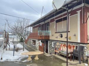 Charming, Well-Maintained Family Home on a Quiet Street in the Embrace of Nature