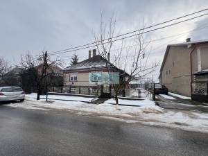 Charming, Well-Maintained Family Home on a Quiet Street in the Embrace of Nature