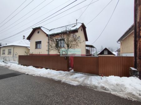 A 104 m2 partially renovated house for sale in a quiet street in North-Hungary